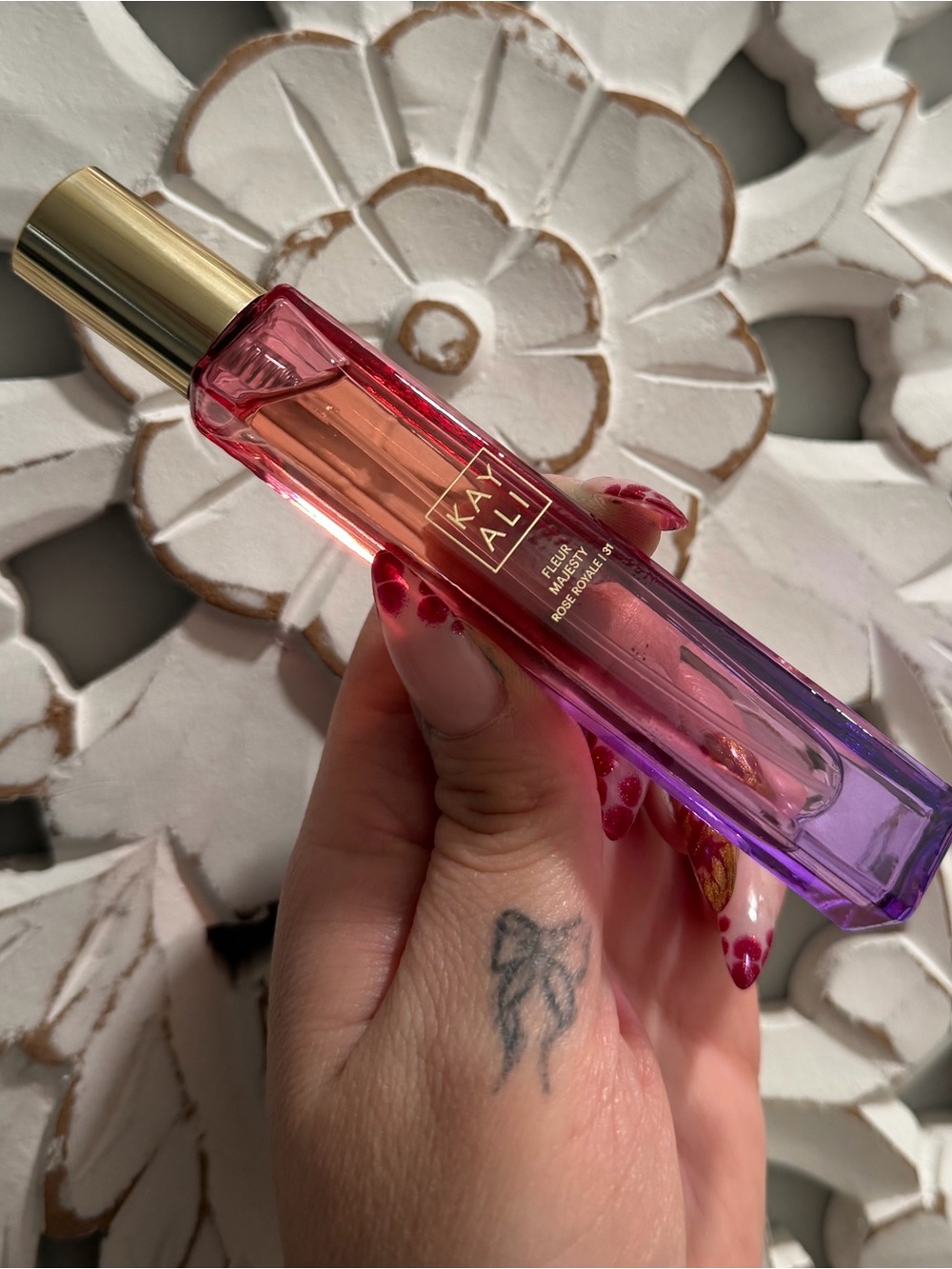 Kayali fleur majesty rose royals 31  .3 fl oz travel spray